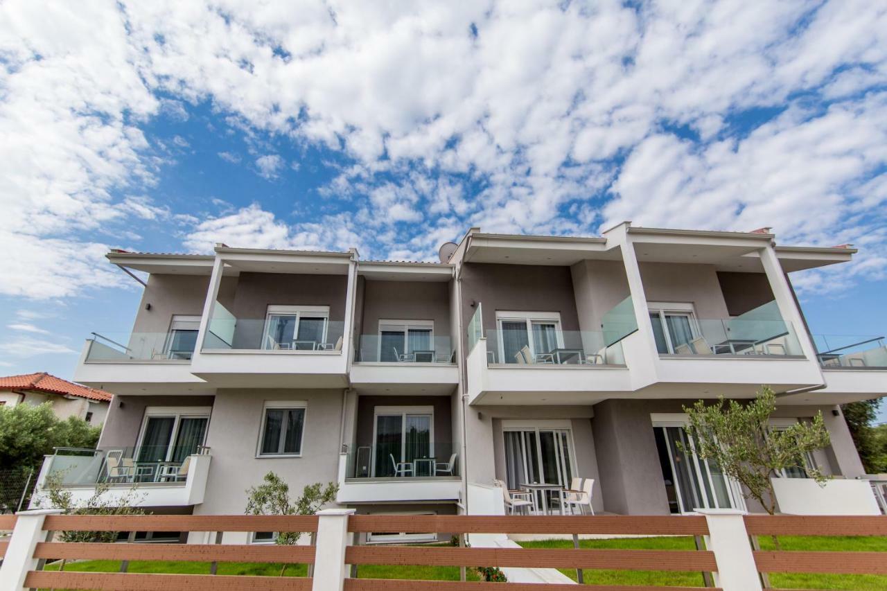 The Papoutsakis Apartments Nikiti  Dış mekan fotoğraf